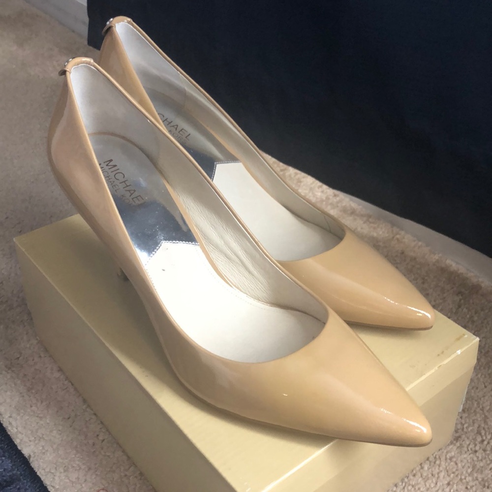 Michael Kors Mk-Flex Mid Pump